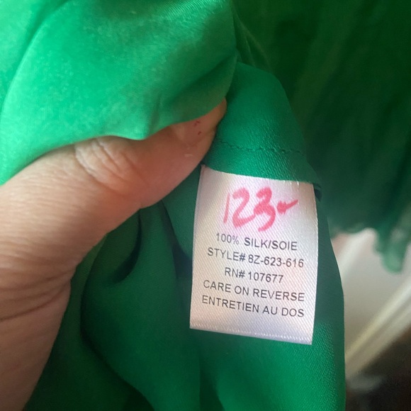 Alice+Olivia silk halter dress in an Emerald green size S - Picture 8 of 8